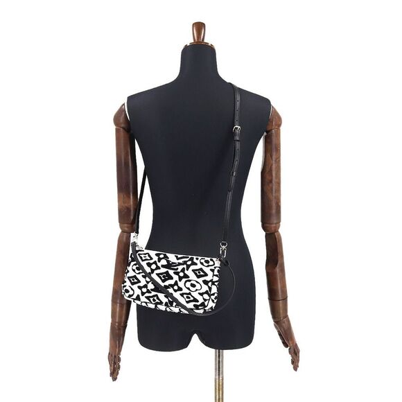 Louis Vuitton Monogram Tuftage Pochette Accessoires 2way Hand Shoulder Bag - Picture 6 of 6